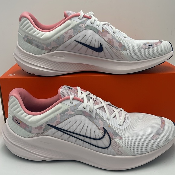 Nike Other - NIKE Men’s QUEST 5 PRM
WHITE/MIDNIGHT NAVY-
PEARL PINK-CORAL CHALK
FB6944-100